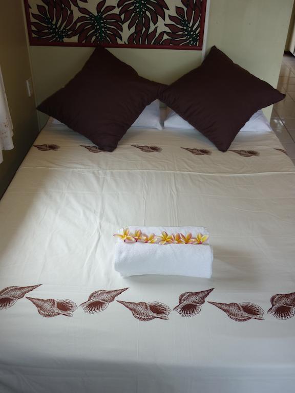 Aroko Bungalows Avarua Room photo